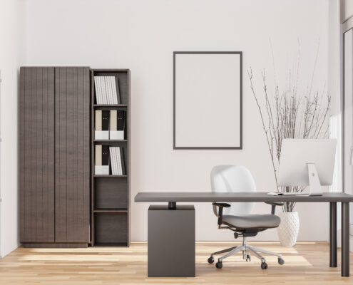 Moderner Homeoffice-Arbeitsplatz mit Monitor | Wohnungssanierung Berlin